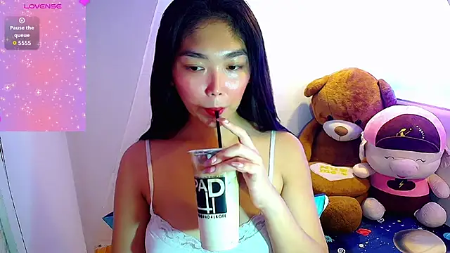 Snapshot of TR4NSCUTI3 chatting on October 11, 5:11 pm TR4NSCUTI3 online show from October 11, 5:11 pm