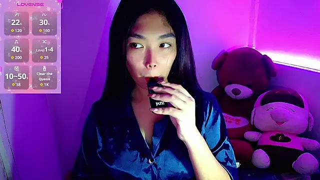 Snapshot of TR4NSCUTI3 chatting on October 19, 7:36 pm TR4NSCUTI3 online show from October 19, 7:36 pm