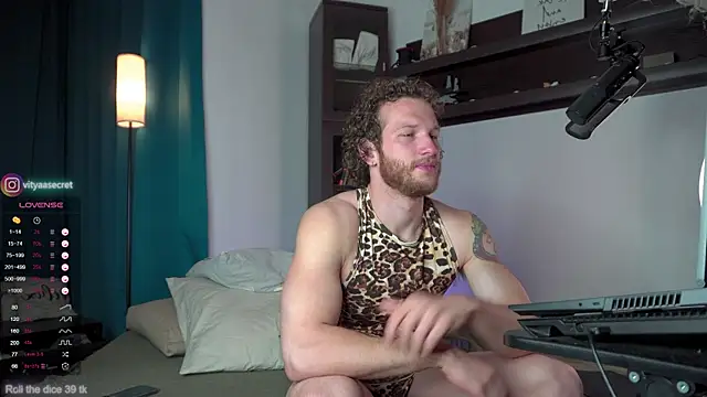 Snapshot of VIktorSecret chatting on October 2, 5:36 am VIktorSecret online show from October 2, 5:36 am