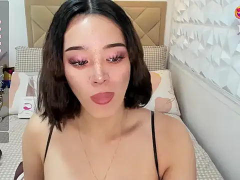 TsHeartXxx online show from March 27, 8:48 am