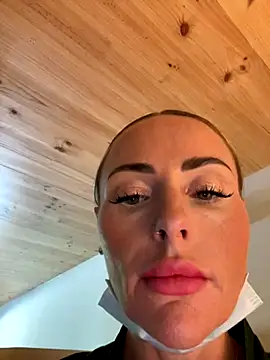 Snapshot of EmaSalis chatting on September 15, 10:15 am EmaSalis online show from September 15, 10:15 am