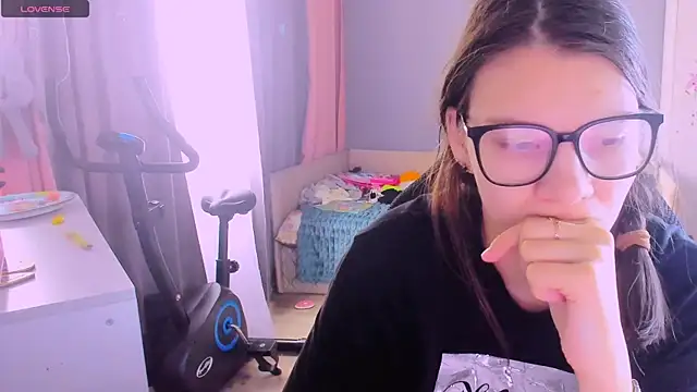 MollyLollipop online show from April 1, 5:08 am