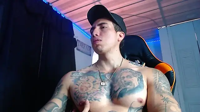 Adam Hudsond online show from November 10, 1:54 pm