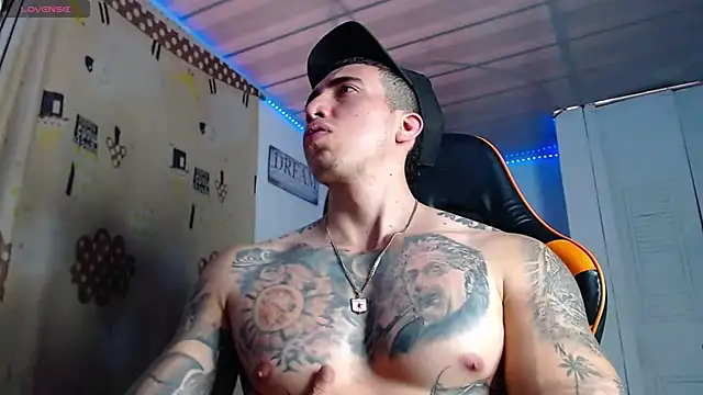 Adam Hudsond online show from November 25, 2:17 pm