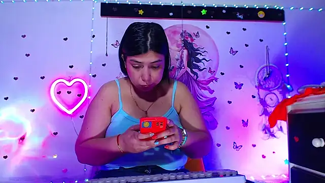 oliviarodriguez2u online show from May 15, 10:39 pm