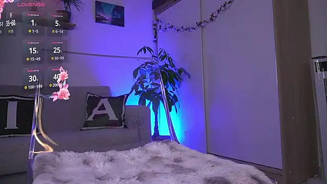 lildiaa online show from November 25, 10:48 am