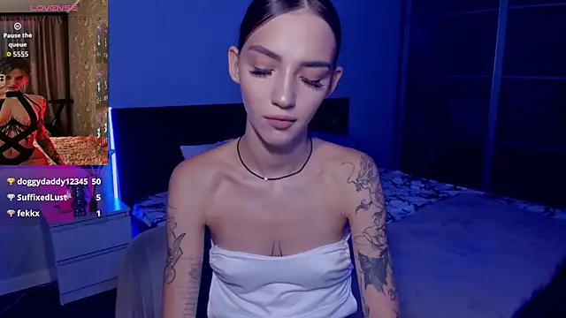 SophieCatty online show from October 5, 11:30 am