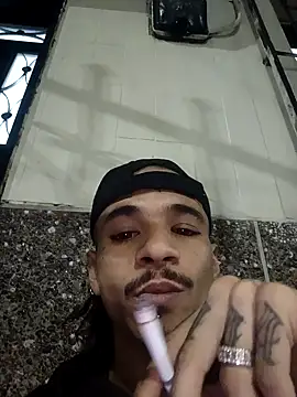 Snapshot of Oliver_rolland chatting on February 6, 9:53 am Oliver rolland online show from February 6, 9:53 am