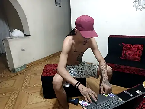 Snapshot of Oliver_rolland chatting on March 15, 12:47 am Oliver rolland online show from March 15, 12:47 am