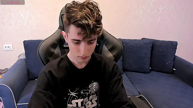 Snapshot of James_Mills chatting on September 24, 8:34 pm James Mills online show from September 24, 8:34 pm