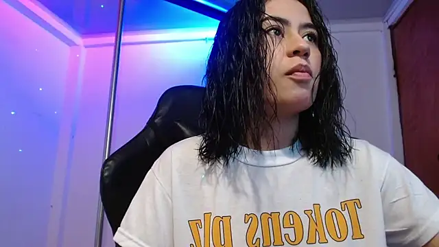 Martina1369 online show from June 25, 6:45 pm
