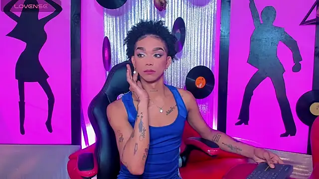 Snapshot of nickyminach_ chatting on March 5, 8:16 pm nickyminach online show from March 5, 8:16 pm