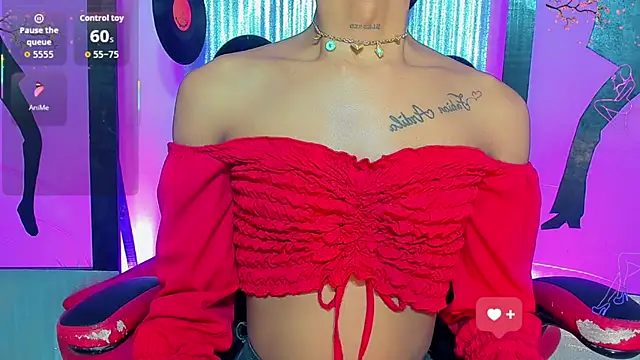 Snapshot of nickyminach_ chatting on April 7, 7:25 pm nickyminach online show from April 7, 7:25 pm