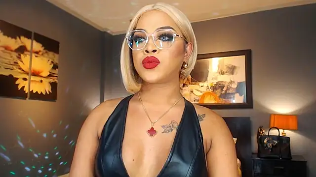 MarryQueen22 online show from May 10, 11:10 pm