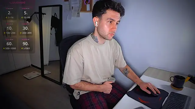 HonestAndrew online show from February 13, 6:42 am