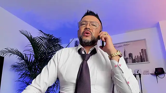 Snapshot of MrFrank_tattoo chatting on December 25, 2:56 pm MrFrank tattoo online show from December 25, 2:56 pm