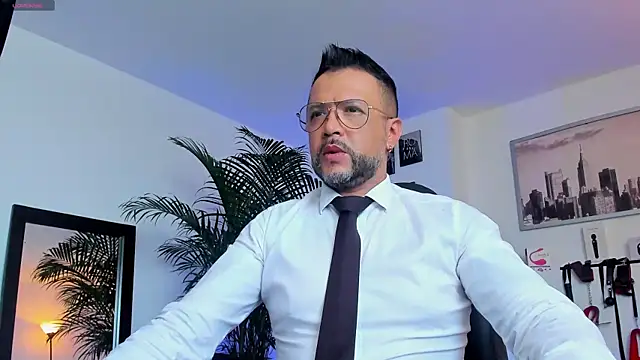 Snapshot of MrFrank_tattoo chatting on January 11, 1:53 pm MrFrank tattoo online show from January 11, 1:53 pm