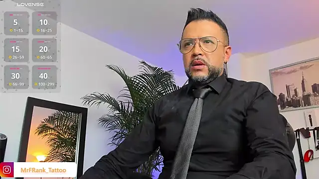 Snapshot of MrFrank_tattoo chatting on January 13, 1:49 pm MrFrank tattoo online show from January 13, 1:49 pm