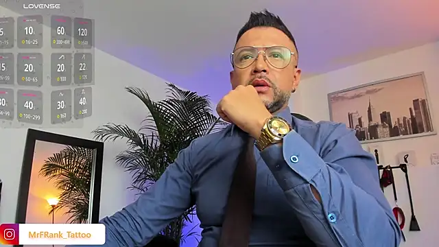 Snapshot of MrFrank_tattoo chatting on January 18, 12:47 pm MrFrank tattoo online show from January 18, 12:47 pm