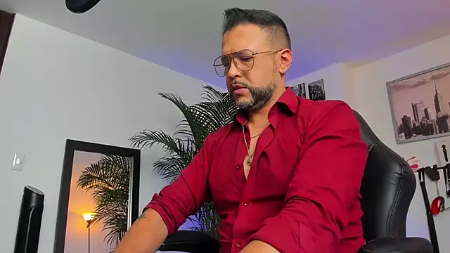 Snapshot of MrFrank_tattoo chatting on January 26, 2:19 pm MrFrank tattoo online show from January 26, 2:19 pm