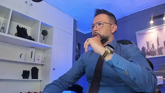 Snapshot of MrFrank_tattoo chatting on March 11, 12:17 pm MrFrank tattoo online show from March 11, 12:17 pm