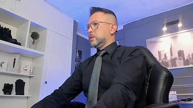 Snapshot of MrFrank_tattoo chatting on March 13, 1:50 pm MrFrank tattoo online show from March 13, 1:50 pm