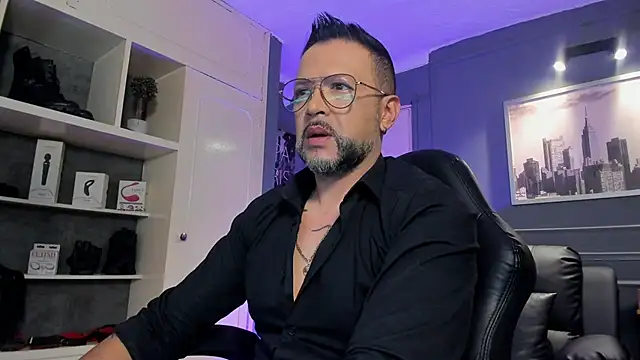 Snapshot of MrFrank_tattoo chatting on September 16, 11:11 am MrFrank tattoo online show from September 16, 11:11 am