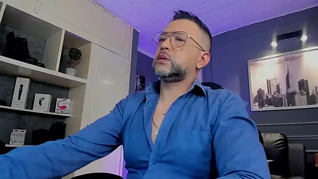 Snapshot of MrFrank_tattoo chatting on October 7, 2:25 pm MrFrank tattoo online show from October 7, 2:25 pm