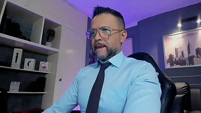 Snapshot of MrFrank_tattoo chatting on October 17, 11:46 am MrFrank tattoo online show from October 17, 11:46 am