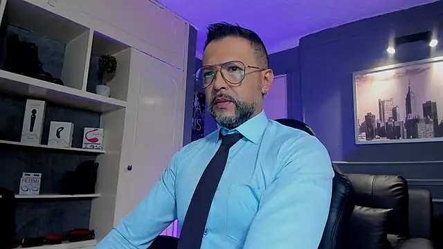 Snapshot of MrFrank_tattoo chatting on October 31, 11:33 am MrFrank tattoo online show from October 31, 11:33 am