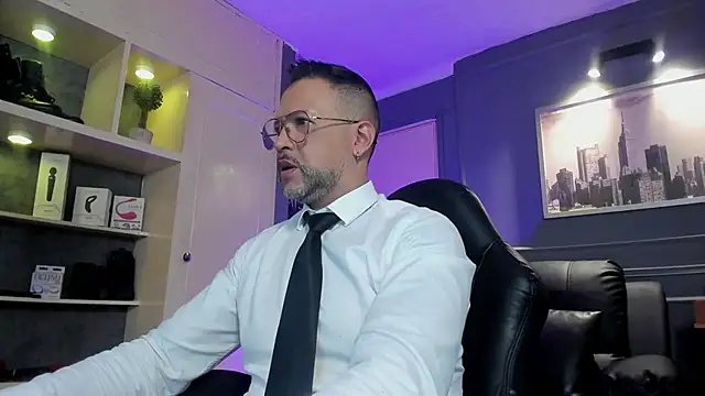 MrFrank tattoo online show from January 12, 12:32 pm