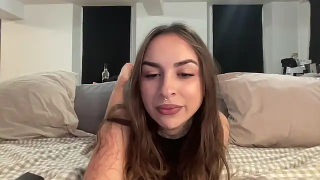 Snapshot of onefire56 chatting on January 5, 9:14 pm onefire56 online show from January 5, 9:14 pm