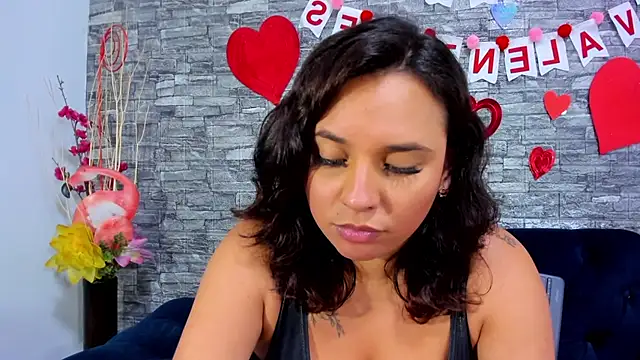 LizzRouse online show from February 11, 12:49 am