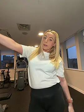 Strongqueen online show from March 22, 6:33 pm