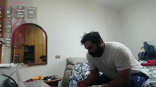 Snapshot of Attila985 chatting on March 24, 3:06 pm Attila985 online show from March 24, 3:06 pm