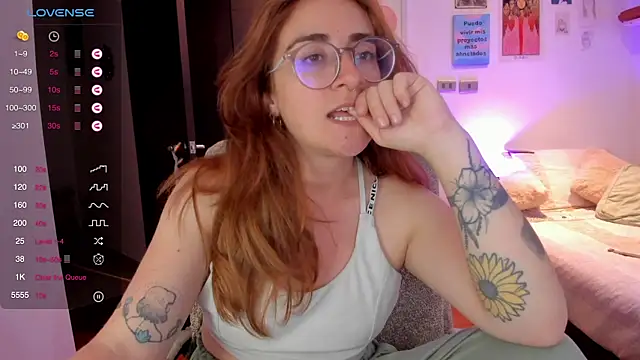 linda giggle online show from February 2, 1:45 am