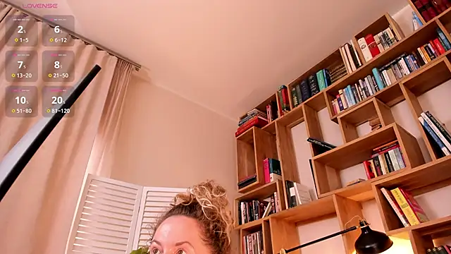 Amber Foks online show from May 9, 9:47 am