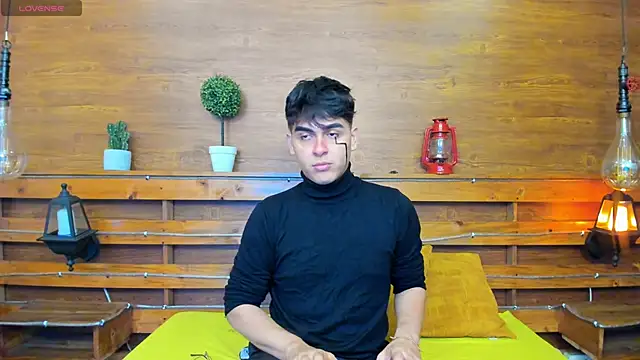 noahot08 online show from January 6, 7:35 pm