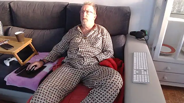 Nudelschwanz online show from December 16, 7:58 am