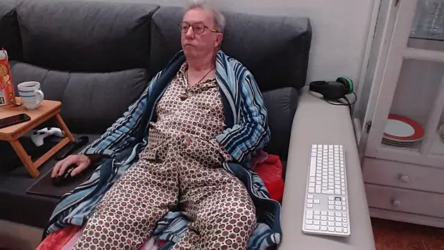 Nudelschwanz online show from February 8, 6:22 am