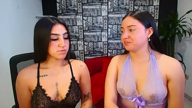 Isa And Natasha online show from May 12, 7:00 pm