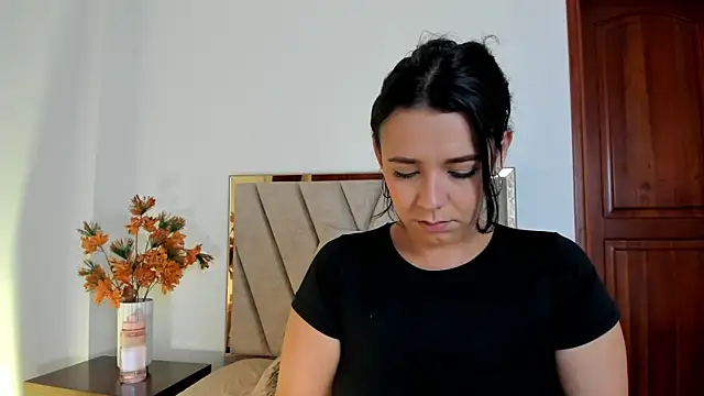 Snapshot of Amber__Davis chatting on December 28, 12:13 pm Amber Davis online show from December 28, 12:13 pm