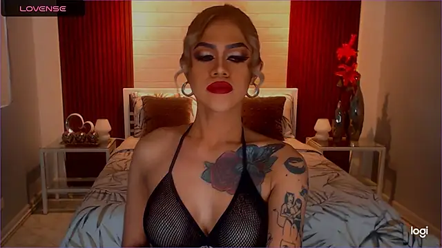 StellaStrong30 online show from March 18, 11:30 pm