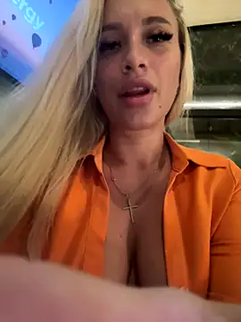 Snapshot of SinwithAmy chatting on October 8, 3:37 am SinwithAmy online show from October 8, 3:37 am