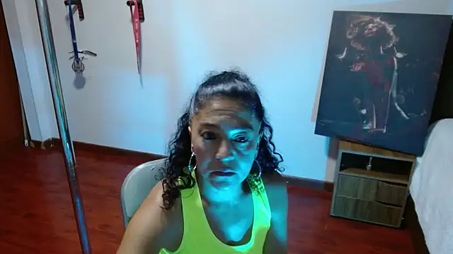 Snapshot of Anitta_muscle chatting on January 15, 8:23 pm Anitta muscle online show from January 15, 8:23 pm