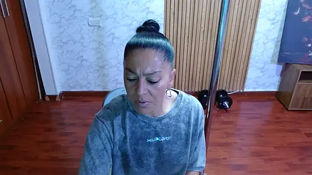 Snapshot of Anitta_muscle chatting on July 14, 8:03 pm Anitta muscle online show from July 14, 8:03 pm
