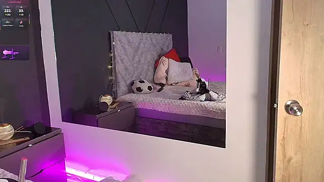 emmajohnss online show from February 5, 6:56 am