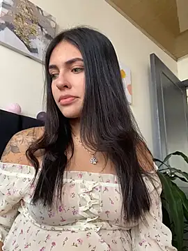 DaphneUwu online show from December 10, 2:39 pm