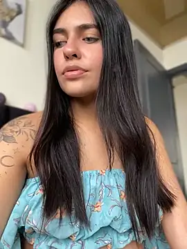 DaphneUwu online show from February 15, 8:33 pm