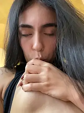 DaphneUwu online show from February 23, 1:36 am